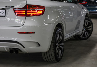 Подержанный автомобиль BMW X6 M 2012 года (37 фото)