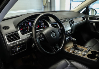 Подержанный автомобиль Volkswagen Touareg 2016 года (7 фото)