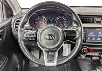 Подержанный автомобиль Kia Rio Hatchback 2019 года (21 фото)
