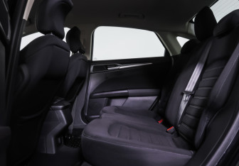 Подержанный автомобиль Ford Mondeo Sedan 2015 года (11 фото)