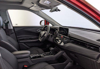 Подержанный автомобиль Москвич 3 2024 года (12 фото)