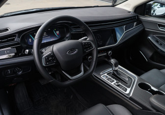 Подержанный автомобиль Omoda S5 2024 года (12 фото)
