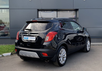 Подержанный автомобиль Opel Mokka 2015 года (8 фото)
