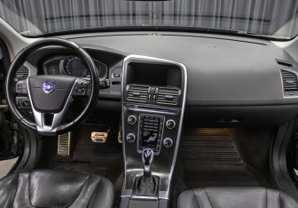 Подержанный автомобиль Volvo XC60 2014 года (14 фото)