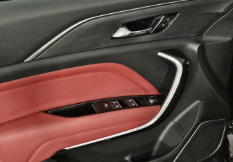 Подержанный автомобиль FAW Bestune T77 2022 года (19 фото)