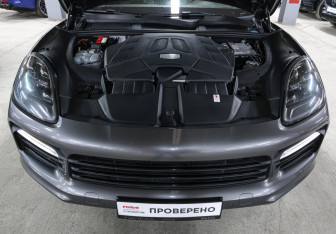 Подержанный автомобиль Porsche Cayenne 2019 года (9 фото)