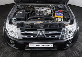 Подержанный автомобиль Mitsubishi Pajero 2011 года (9 фото)