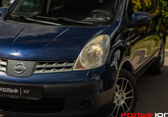 Подержанный автомобиль Nissan Note 2007 года (19 фото)