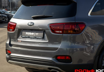 Подержанный автомобиль Kia Sorento 2018 года (20 фото)