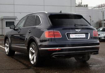 Подержанный автомобиль Bentley Bentayga 2016 года (7 фото)