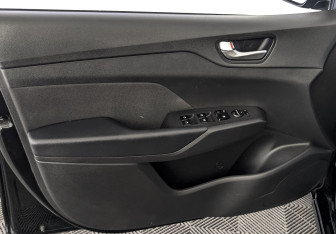 Подержанный автомобиль Hyundai Solaris Sedan 2021 года (19 фото)
