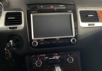 Подержанный автомобиль Volkswagen Touareg 2013 года (13 фото)