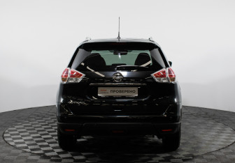Подержанный автомобиль Nissan X-Trail 2016 года (4 фото)