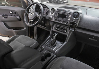 Подержанный автомобиль Volkswagen Amarok 2015 года (11 фото)