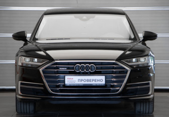 Подержанный автомобиль Audi A8 2022 года (38 фото)