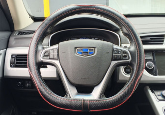 Подержанный автомобиль Geely Atlas 2018 года (11 фото)