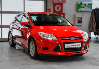 Подержанный автомобиль Ford Focus Hatchback 2012 года (3 фото)