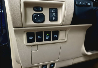 Подержанный автомобиль Lexus ES 2014 года (21 фото)