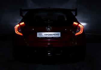 Подержанный автомобиль Honda Civic Type R Hatchback 2019 года (22 фото)
