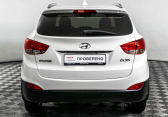 Подержанный автомобиль Hyundai ix35 2013 года (6 фото)
