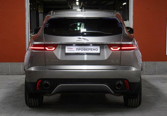 Подержанный автомобиль Jaguar E-Pace 2018 года (6 фото)