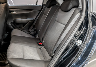 Подержанный автомобиль Kia Rio Hatchback 2021 года (12 фото)