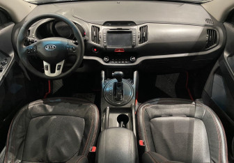 Подержанный автомобиль Kia Sportage 2010 года (10 фото)