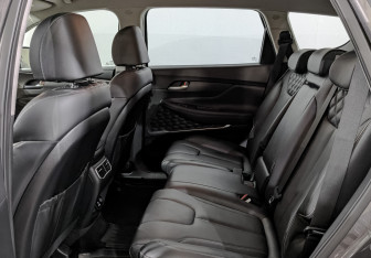 Подержанный автомобиль Hyundai Santa Fe 2022 года (18 фото)