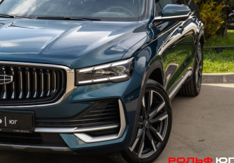Подержанный автомобиль Geely Monjaro 2023 года (18 фото)