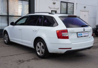 Подержанный автомобиль Skoda Octavia Wagon 2015 года (7 фото)
