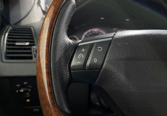 Подержанный автомобиль Volvo XC90 2008 года (14 фото)