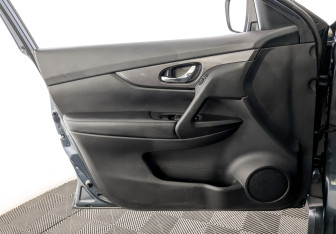 Подержанный автомобиль Nissan X-Trail 2021 года (19 фото)