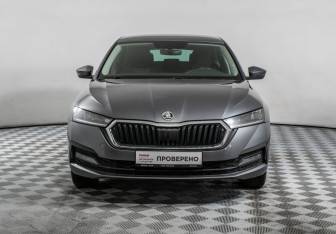 Подержанный автомобиль Skoda Octavia Liftback 2021 года (2 фото)