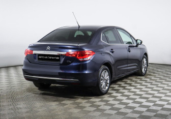 Подержанный автомобиль Citroen C4 Sedan 2016 года (3 фото)