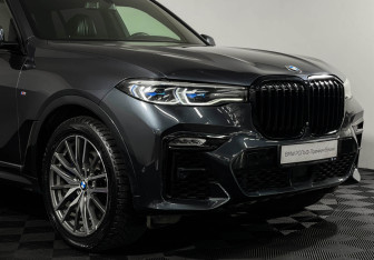 Подержанный автомобиль BMW X7 2019 года (25 фото)