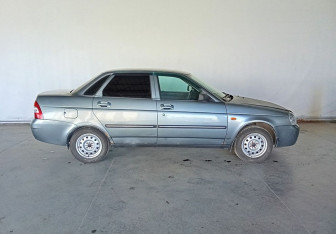 Подержанный автомобиль LADA (ВАЗ) Priora Sedan 2008 года (7 фото)