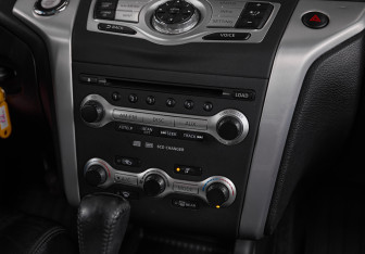 Подержанный автомобиль Nissan Murano Suv 2012 года (25 фото)