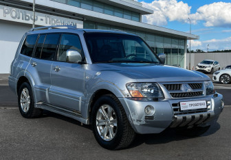 Подержанный автомобиль Mitsubishi Pajero 2006 года (3 фото)