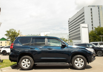 Подержанный автомобиль Toyota Land Cruiser Prado 2018 года (3 фото)