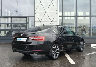 Подержанный автомобиль Skoda Superb Liftback 2018 года (5 фото)