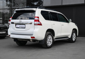 Подержанный автомобиль Toyota Land Cruiser Prado 2013 года (4 фото)