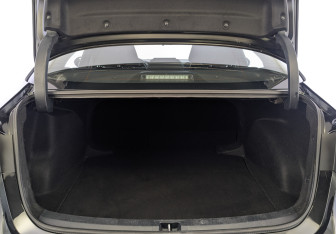 Подержанный автомобиль Toyota Corolla Sedan 2021 года (10 фото)