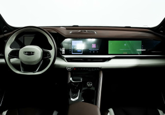 Подержанный автомобиль Geely Monjaro 2022 года (8 фото)