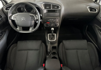 Подержанный автомобиль Citroen C4 Hatchback 2011 года (9 фото)