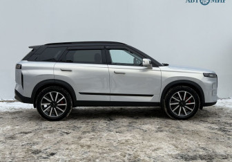 Подержанный автомобиль Jaecoo J7 2023 года (4 фото)