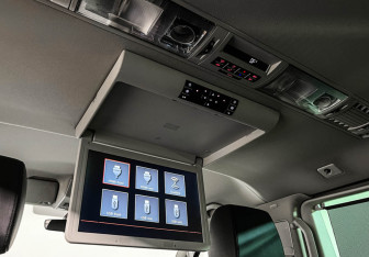 Подержанный автомобиль Volkswagen Multivan 2017 года (19 фото)