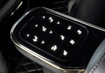 Подержанный автомобиль GAC M8 2024 года (25 фото)