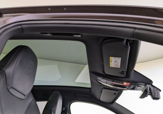 Подержанный автомобиль Porsche Cayenne 2019 года (23 фото)