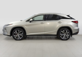 Подержанный автомобиль Lexus RX 2021 года (8 фото)