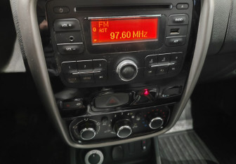 Подержанный автомобиль Renault Duster 2014 года (15 фото)